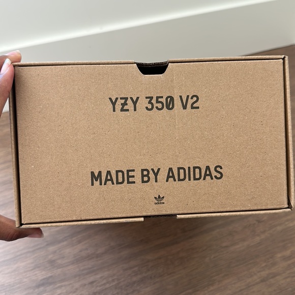 Yeezy Adidas empty box - Picture 2 of 6